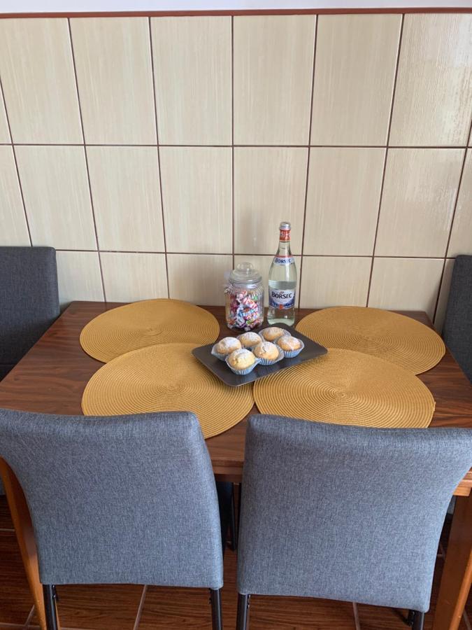 Cazare Medias, Apartament Modern ภายนอก รูปภาพ
